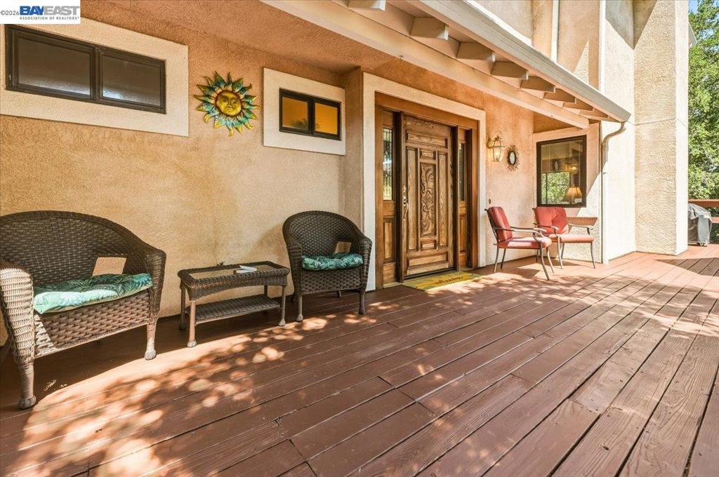 27468 Hayward Blvd Property Photo 2