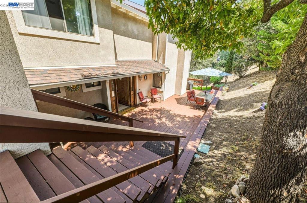 27468 Hayward Blvd Property Photo 6