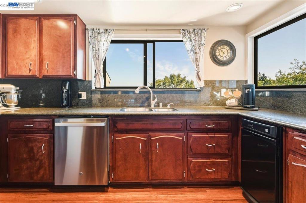 27468 Hayward Blvd Property Photo 16