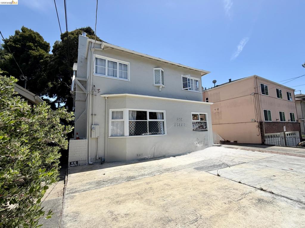368 Adams St Property Photo 2