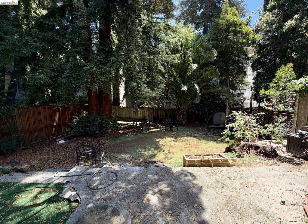 368 Adams St Property Photo 10