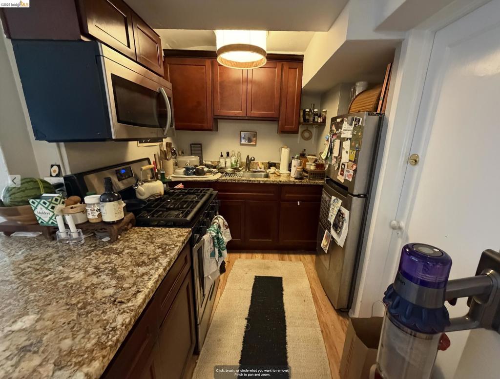 368 Adams St Property Photo 15