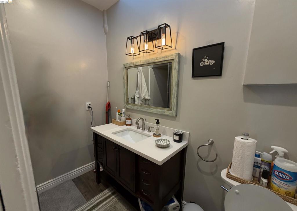 368 Adams St Property Photo 19