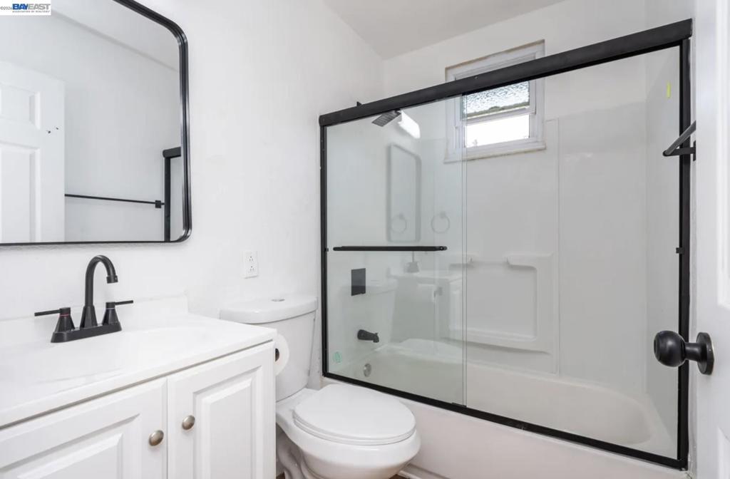 2257 Edison Ave Property Photo 8