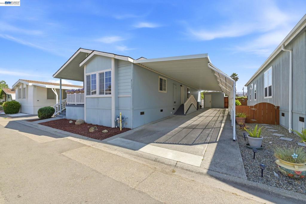 29020 Berkeley Property Photo 2
