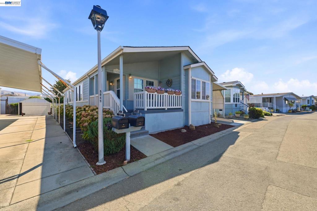 29020 Berkeley Property Photo 3