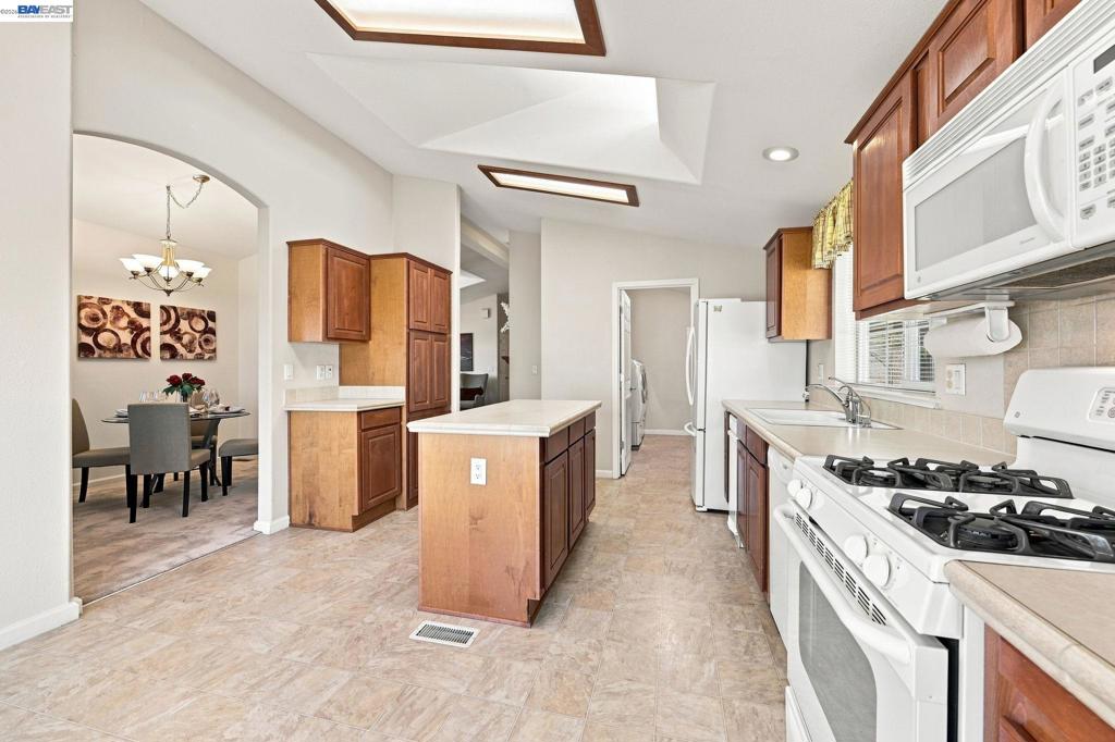 29020 Berkeley Property Photo 11