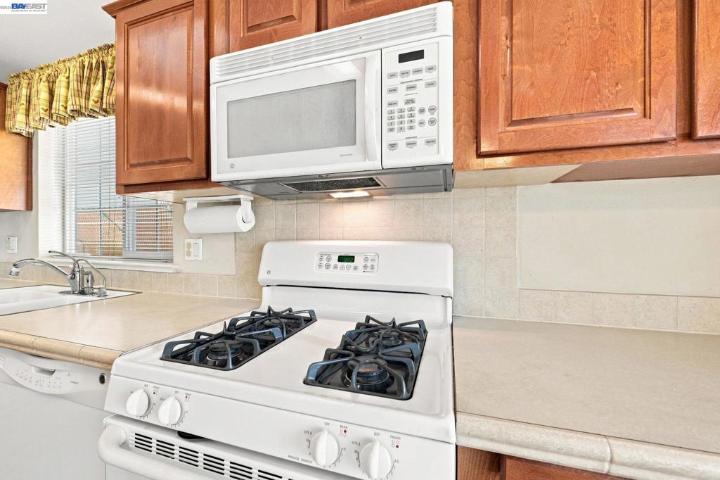 29020 Berkeley Property Photo 12