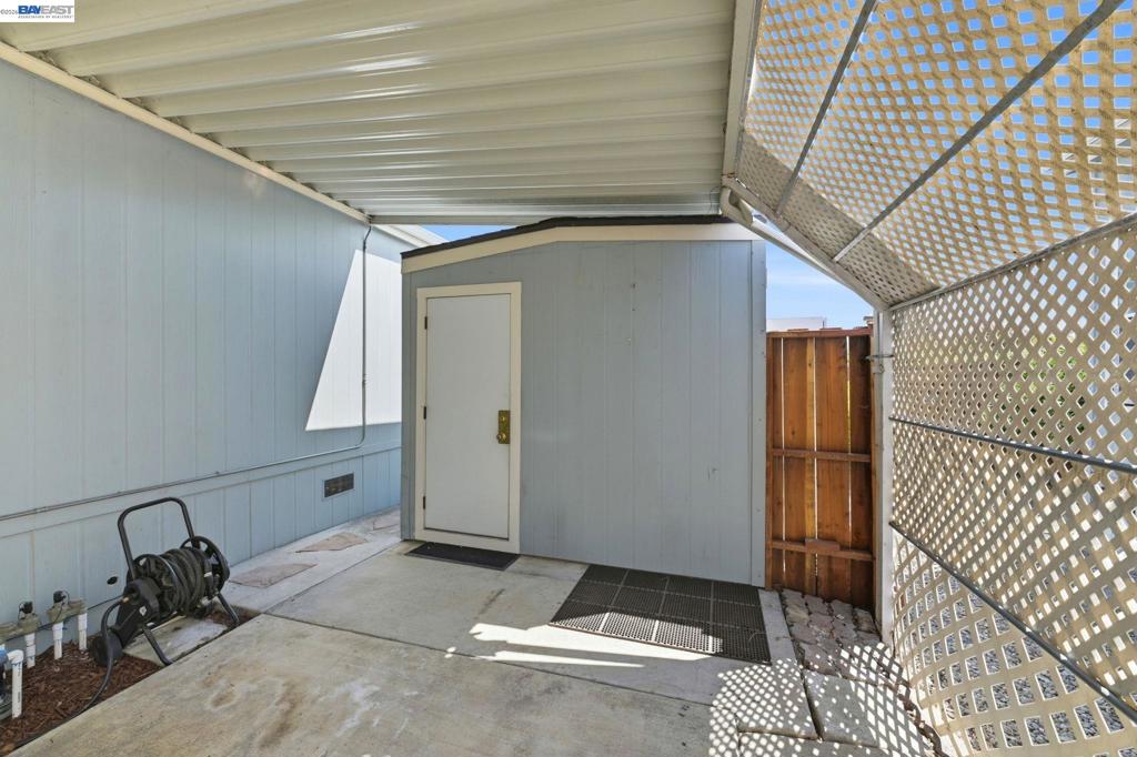 29020 Berkeley Property Photo 33
