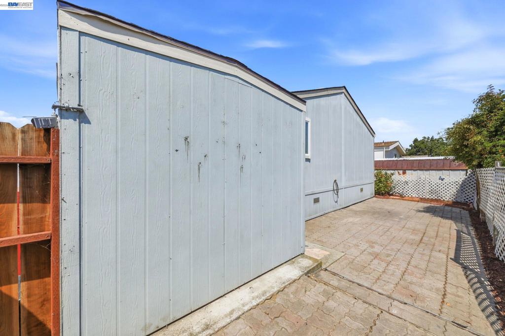 29020 Berkeley Property Photo 35
