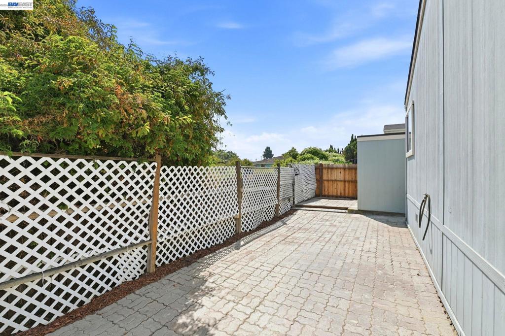 29020 Berkeley Property Photo 37