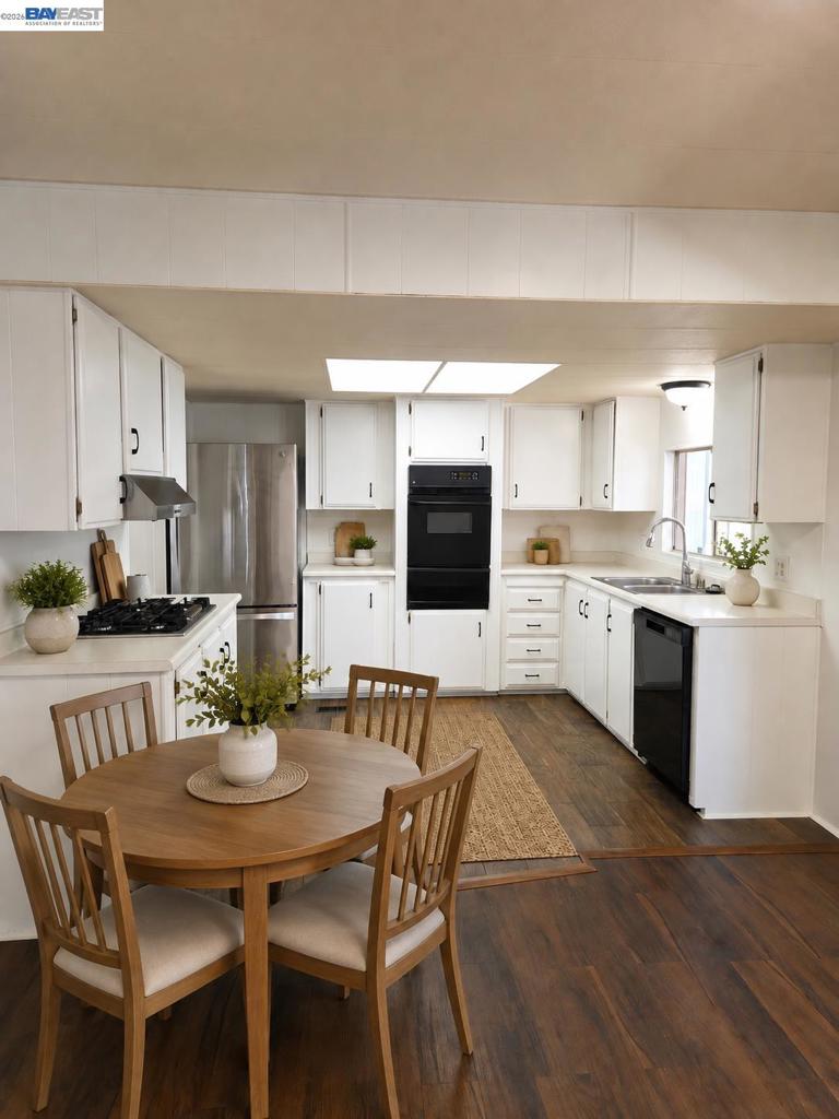 387 Santa Paula Property Photo 3
