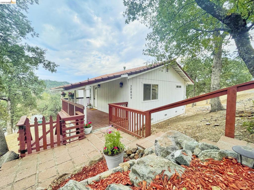 20809 Caylor Drive Property Photo 1