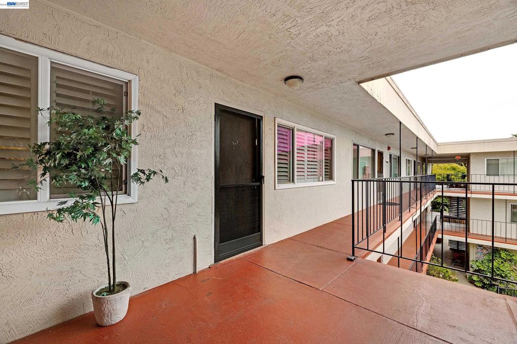 2133 Santa Clara Ave 328 Property Photo 8