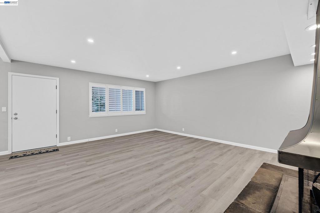 2133 Santa Clara Ave 328 Property Photo 14