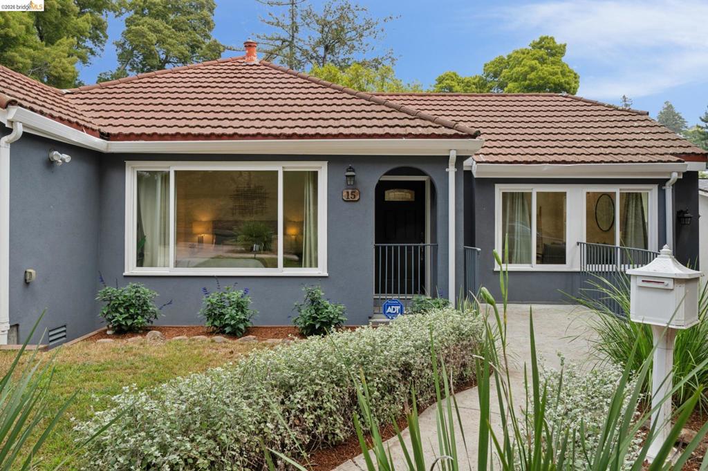 15 Edgecroft Rd Property Photo 3