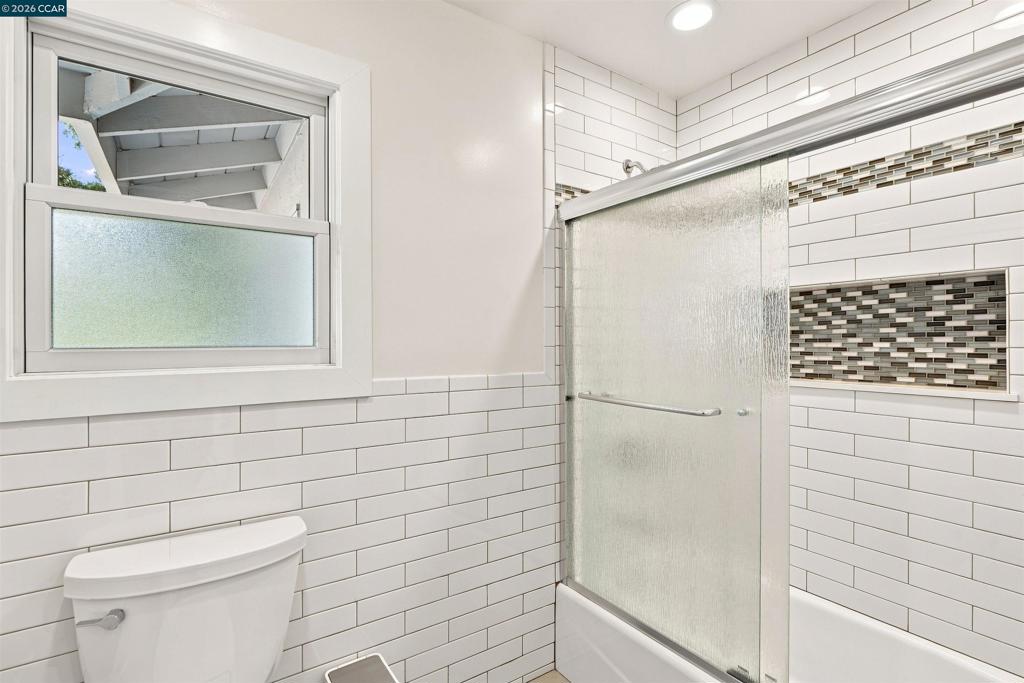 640 Dolphin Dr Property Photo 35
