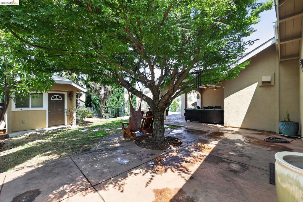 231 Sutter View Ct Property Photo 3