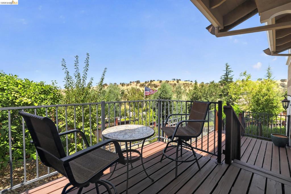231 Sutter View Ct Property Photo 4