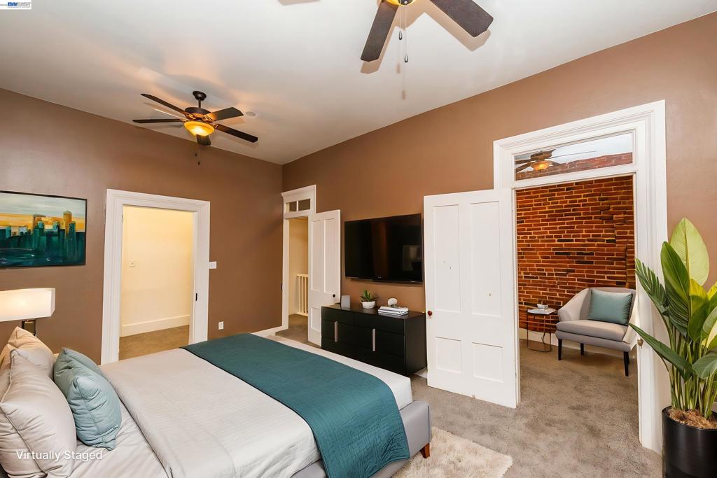 525 Main St. Property Photo 12