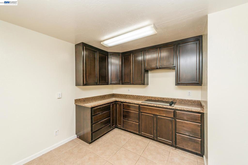 525 Main St. Property Photo 31
