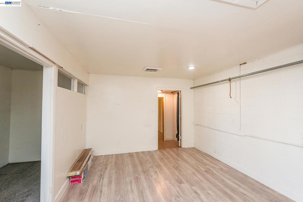 525 Main St. Property Photo 34