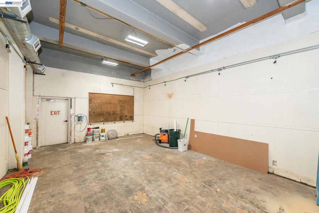 525 Main St. Property Photo 36