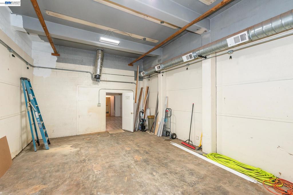 525 Main St. Property Photo 38