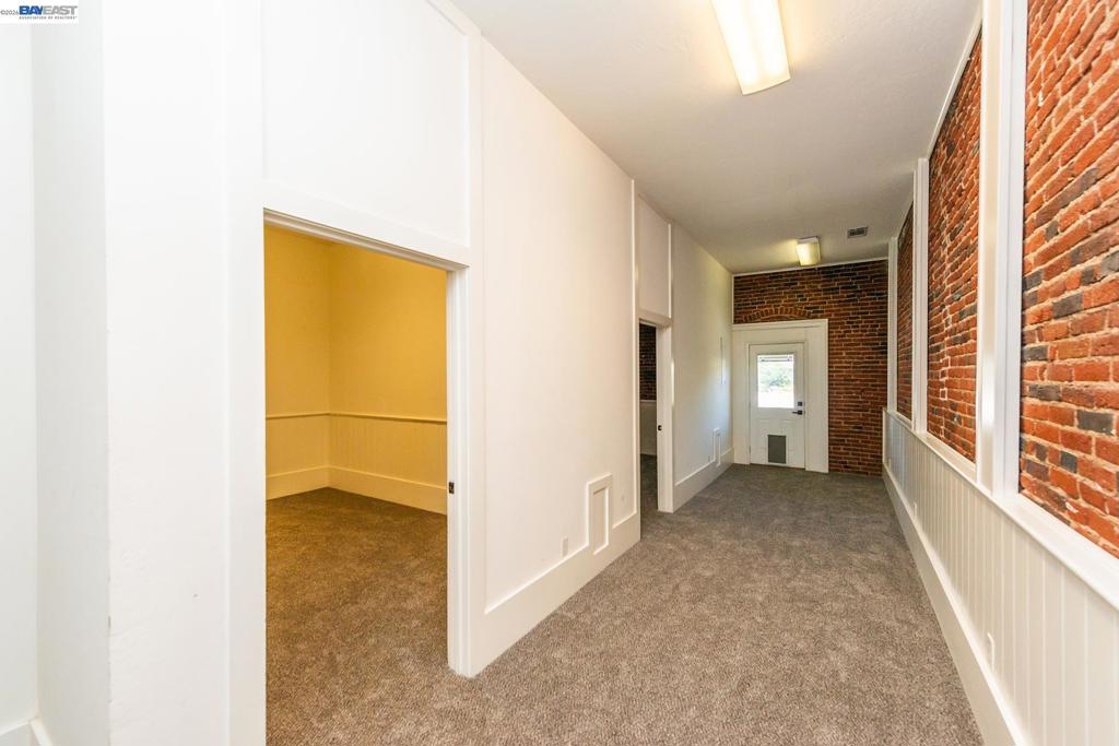 525 Main St. Property Photo 46