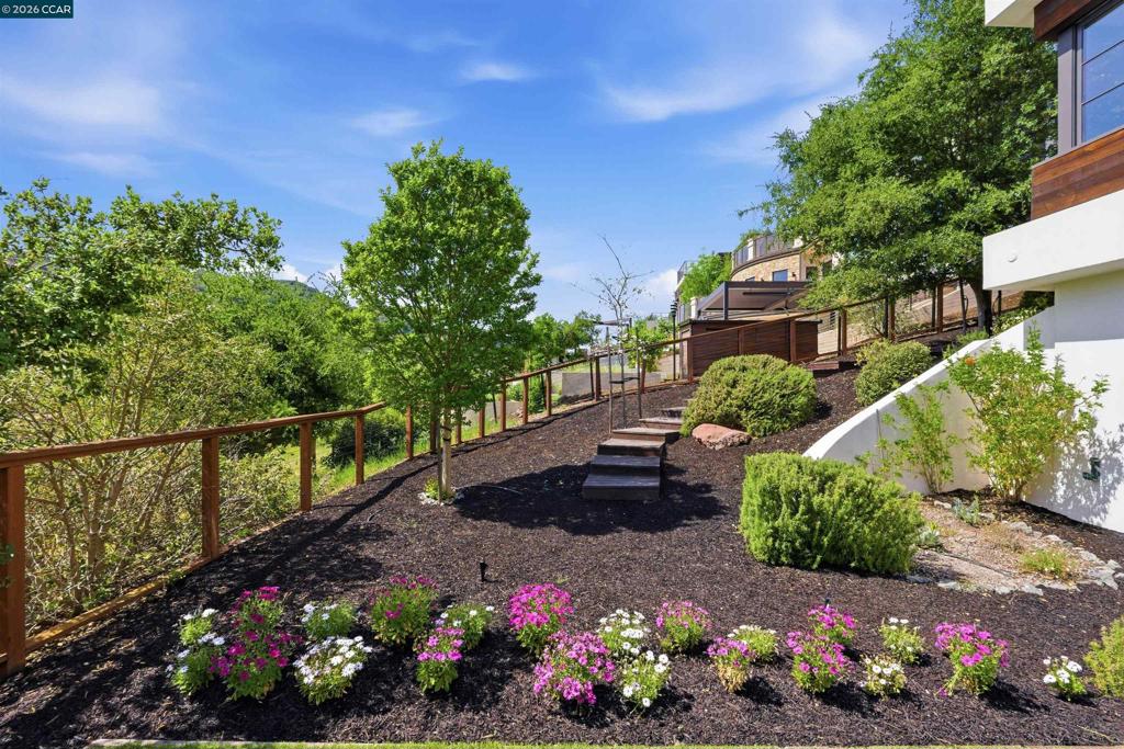11 Bigleaf Road Property Photo 44