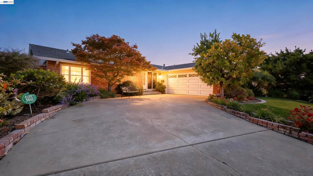 29940 Vanderbilt St Property Photo