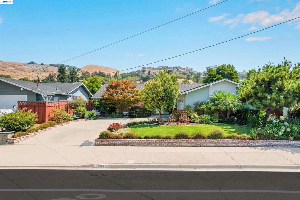 29940 Vanderbilt St Property Photo 3