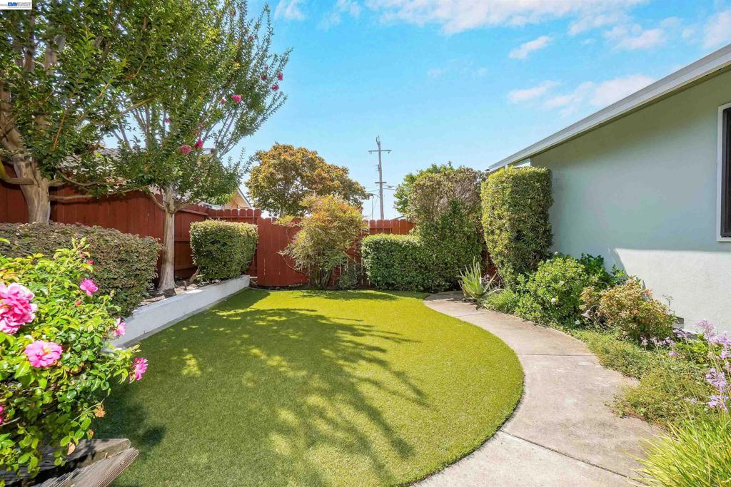 29940 Vanderbilt St Property Photo 50