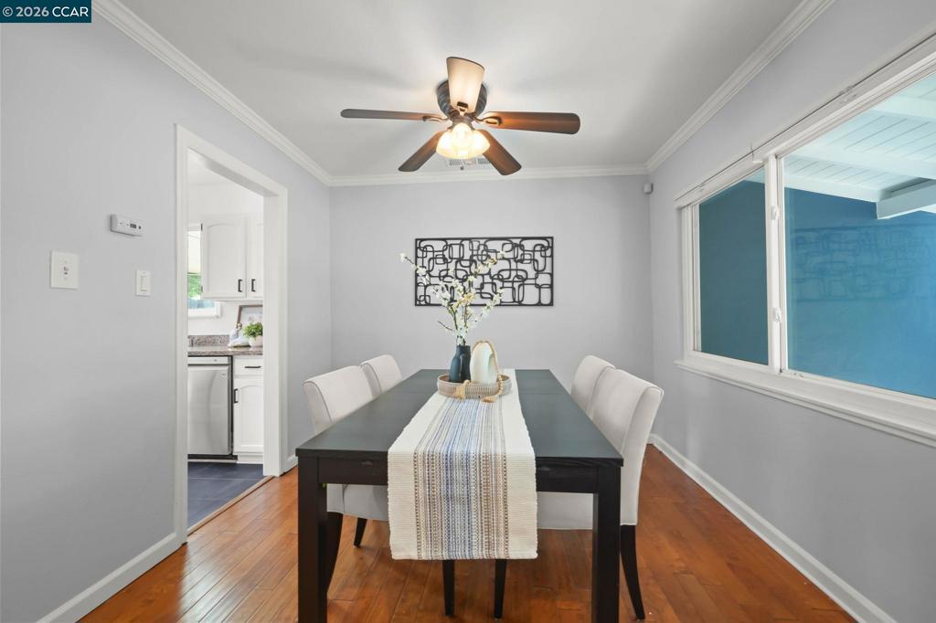 1555 Violet Way Property Photo 11