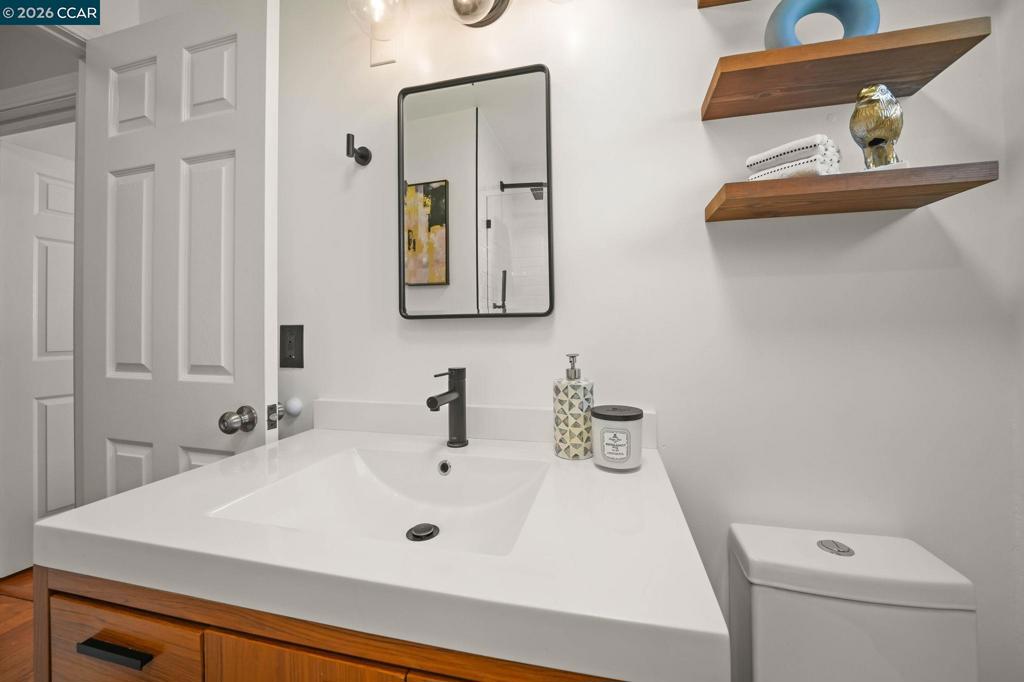 1555 Violet Way Property Photo 23