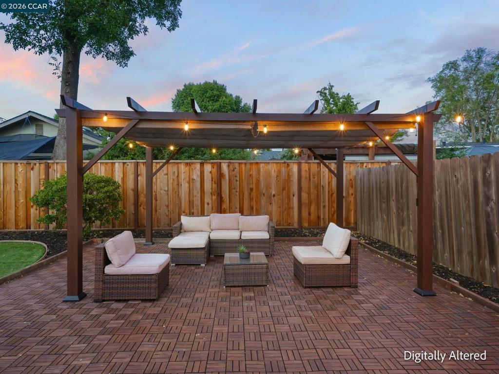1555 Violet Way Property Photo 29