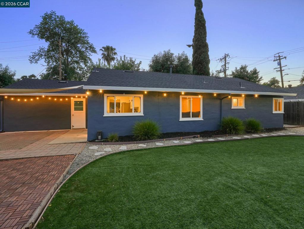1555 Violet Way Property Photo 32
