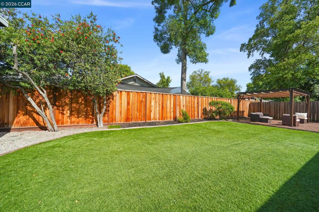 1555 Violet Way Property Photo 47