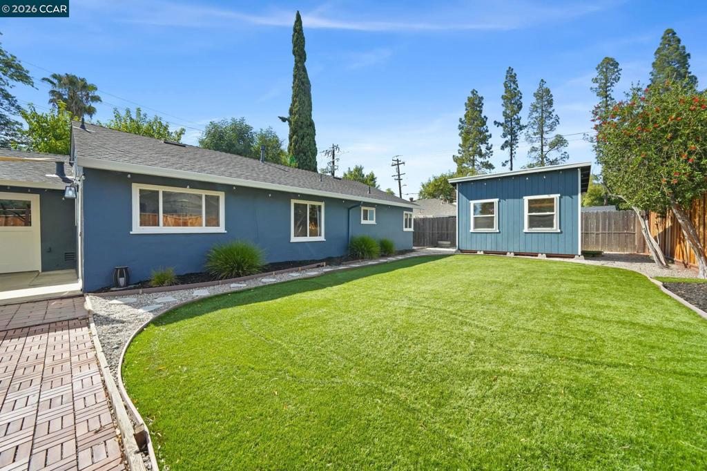 1555 Violet Way Property Photo 49