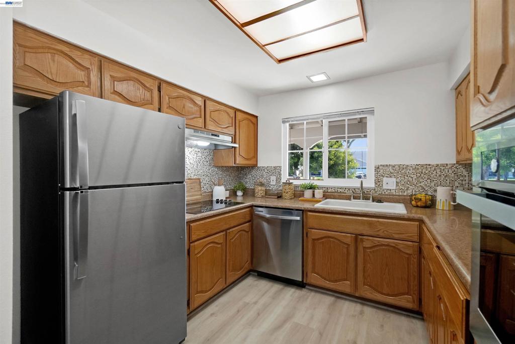 25353 Calaroga Ave Property Photo 14
