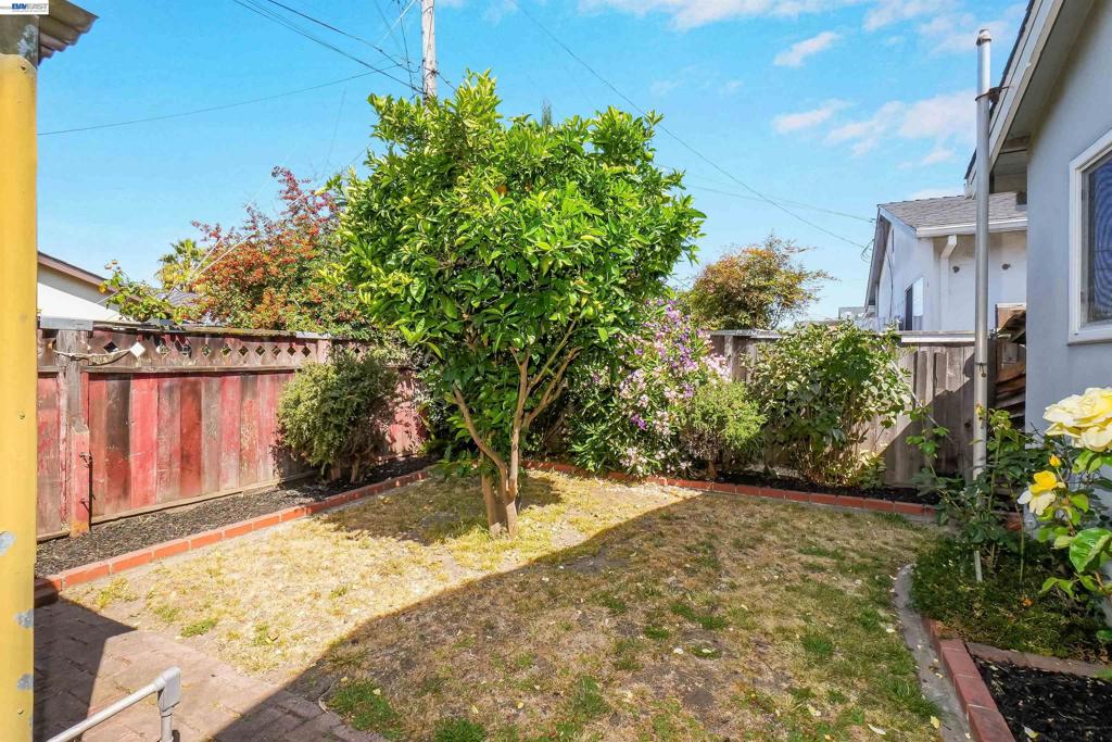 25353 Calaroga Ave Property Photo 41