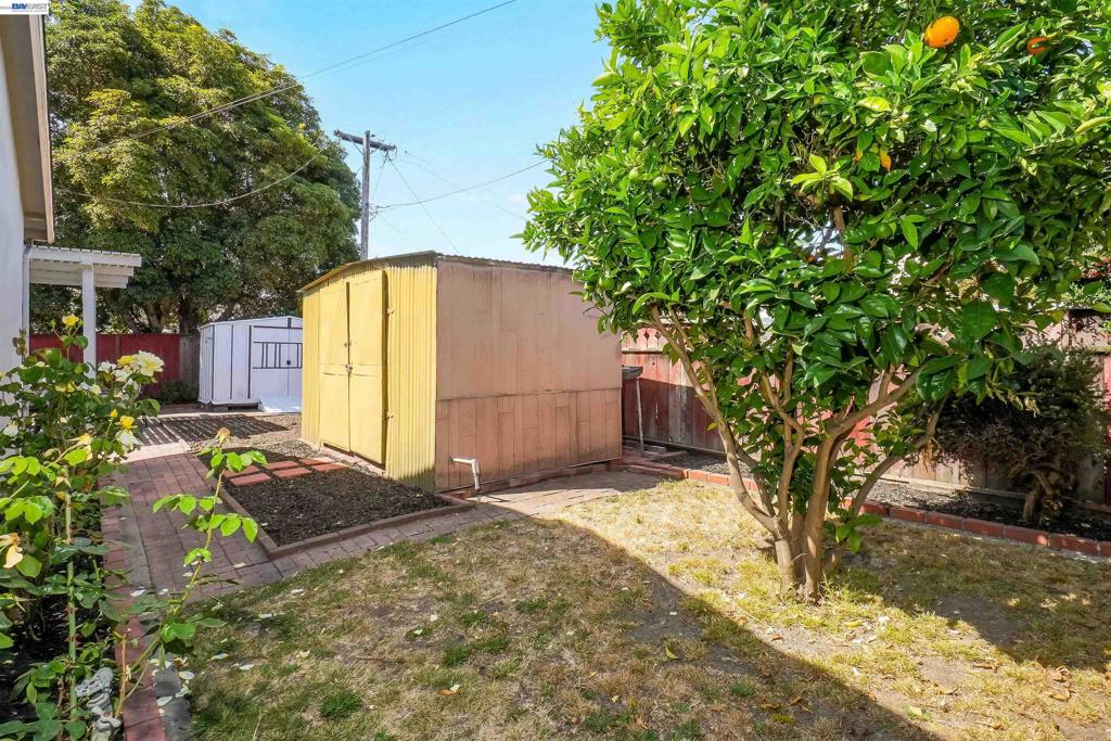 25353 Calaroga Ave Property Photo 42