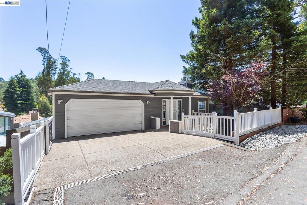 7081 Elverton Dr Property Photo 3