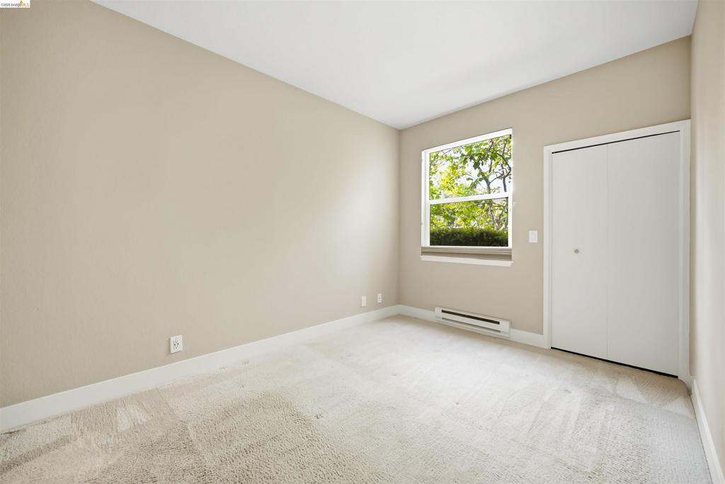 109 Shoreline Ct Property Photo 10