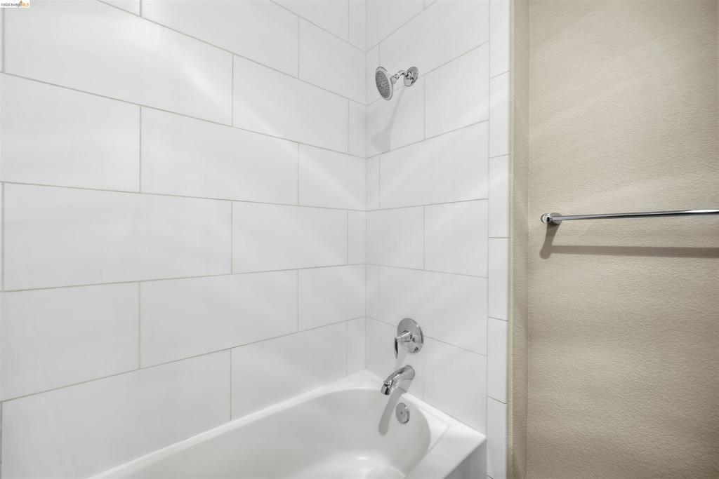 109 Shoreline Ct Property Photo 13