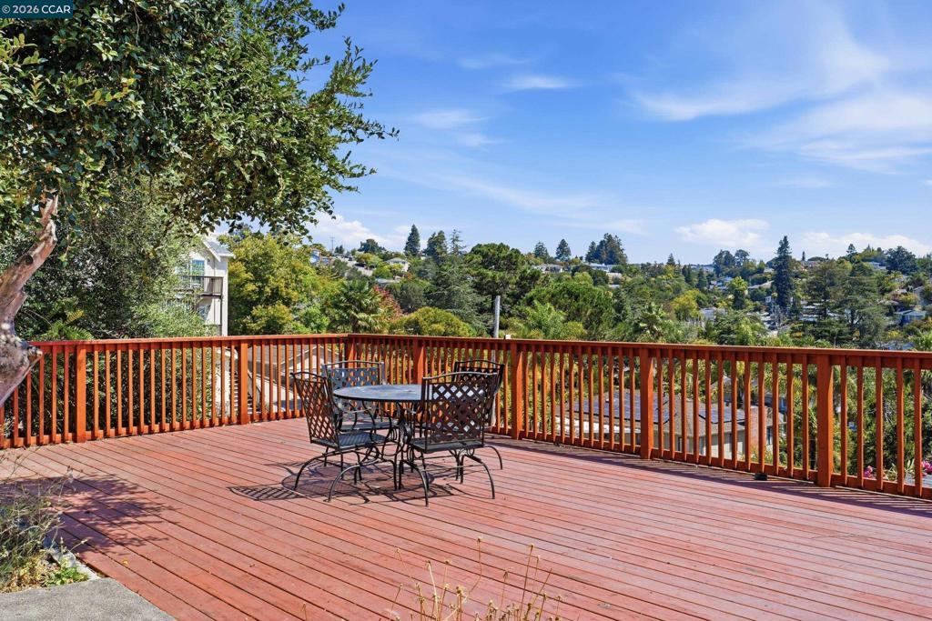 18490 Carlwyn Dr Property Photo 4