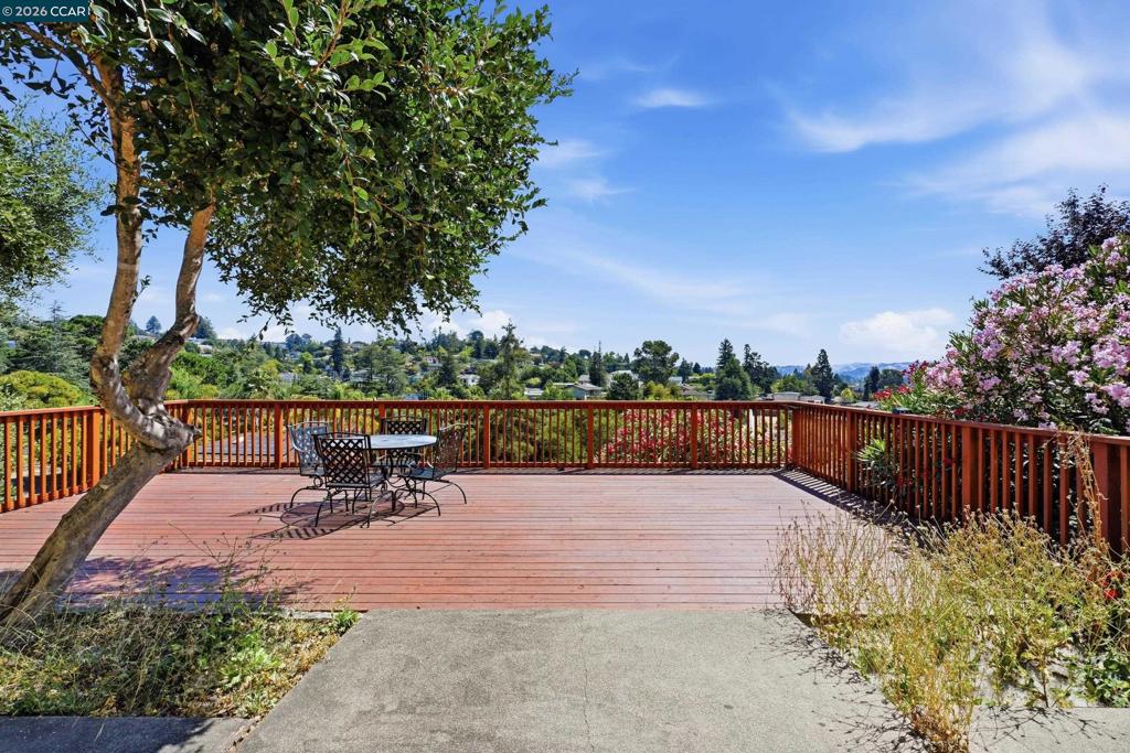 18490 Carlwyn Dr Property Photo 6
