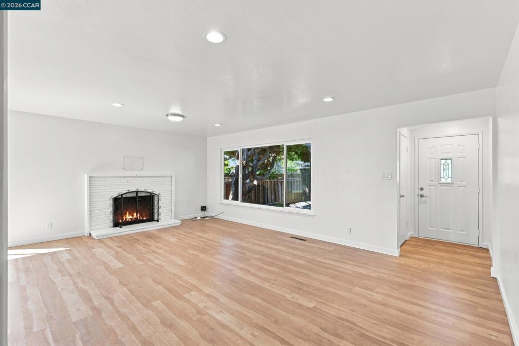18490 Carlwyn Dr Property Photo 18