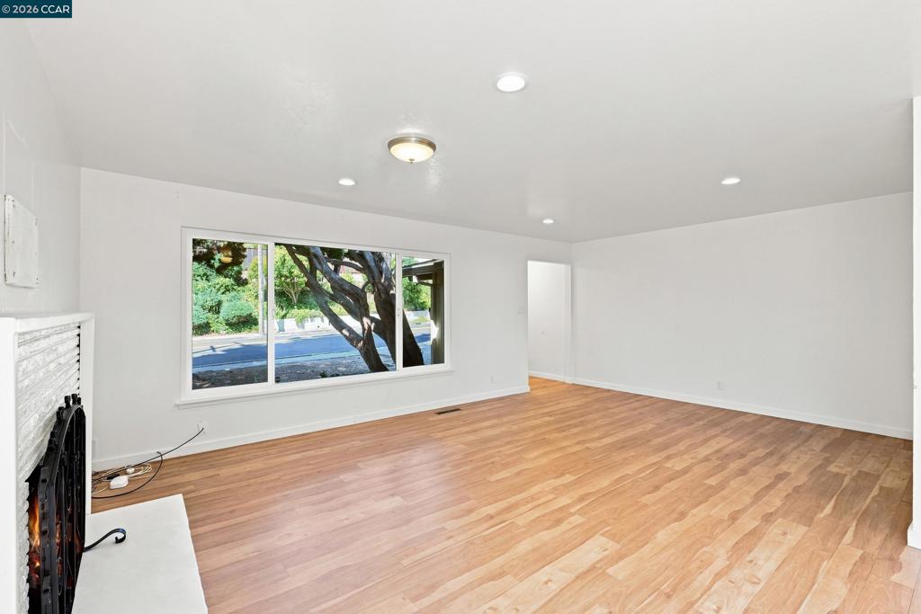 18490 Carlwyn Dr Property Photo 19