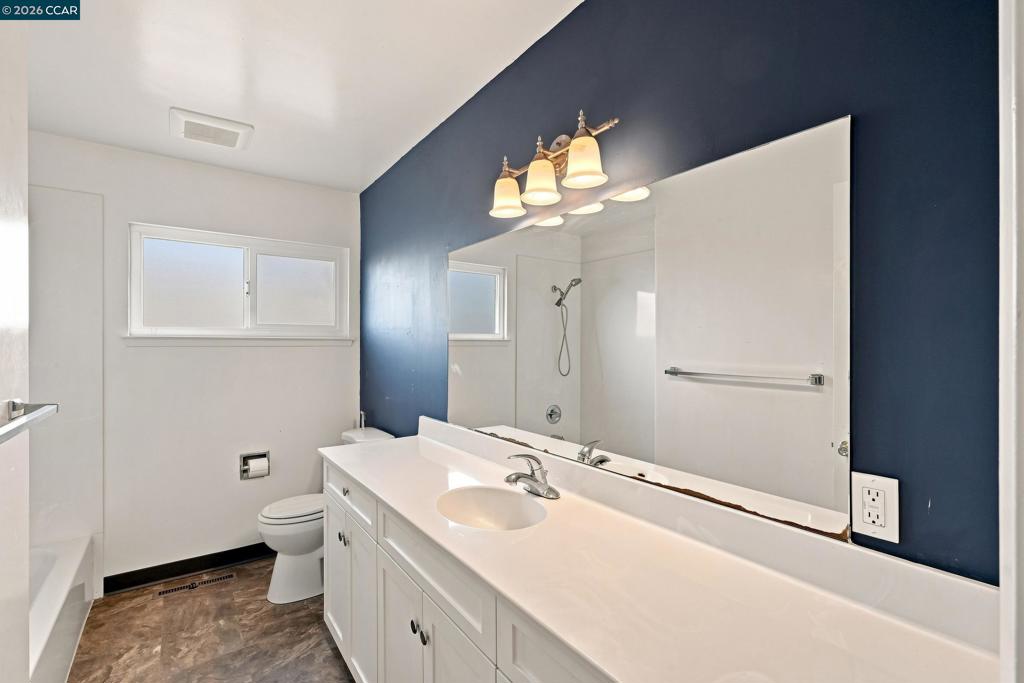 18490 Carlwyn Dr Property Photo 25
